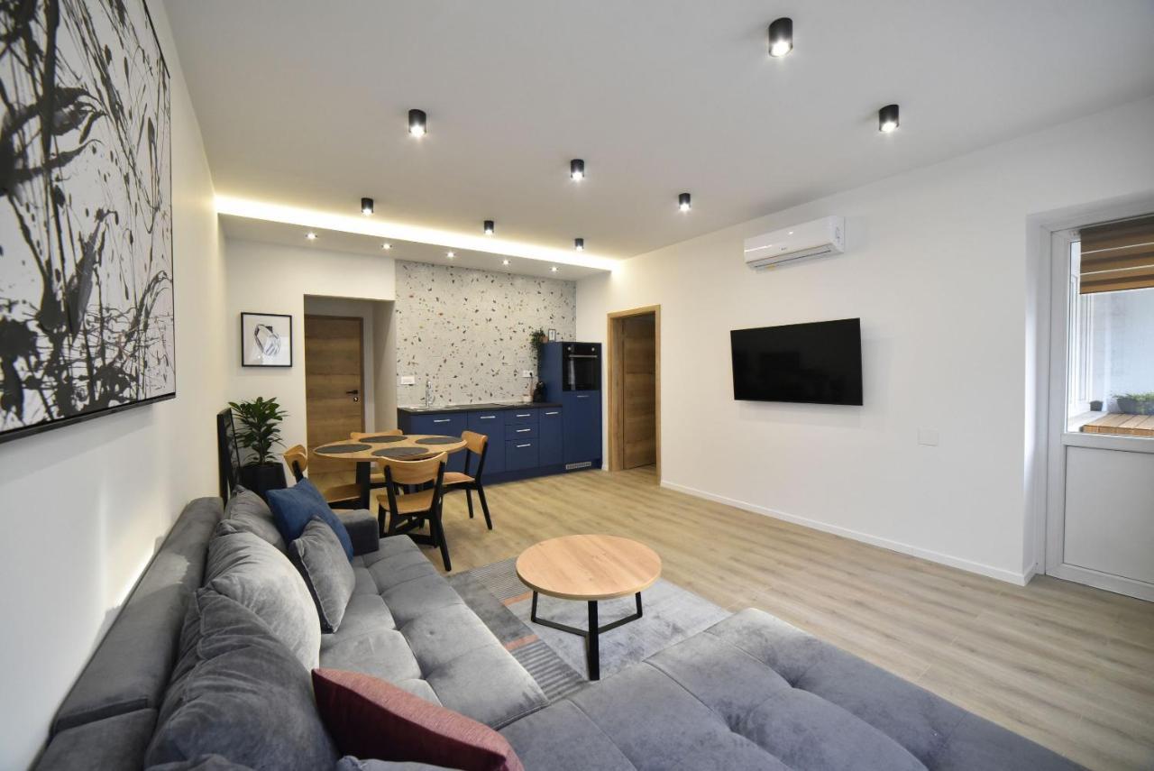Apartment Block No2 *